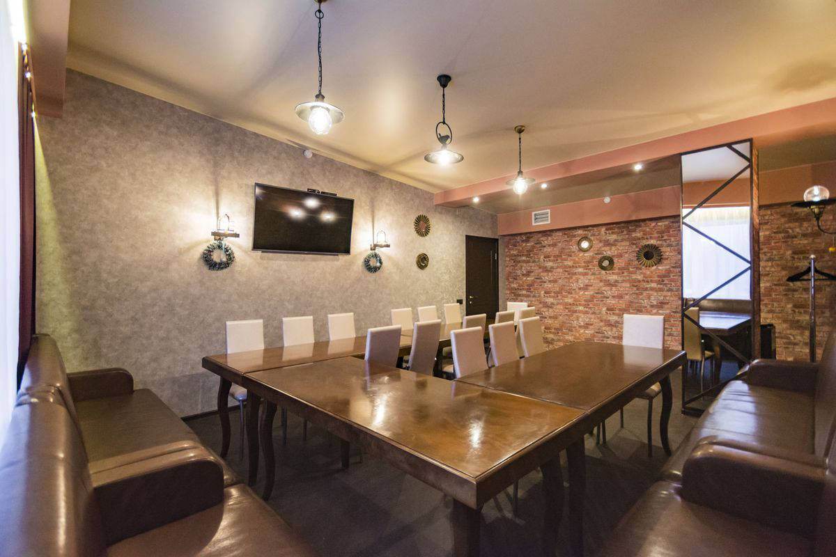 Большая vip комната в кафе-паб Bellissimo в Березовском